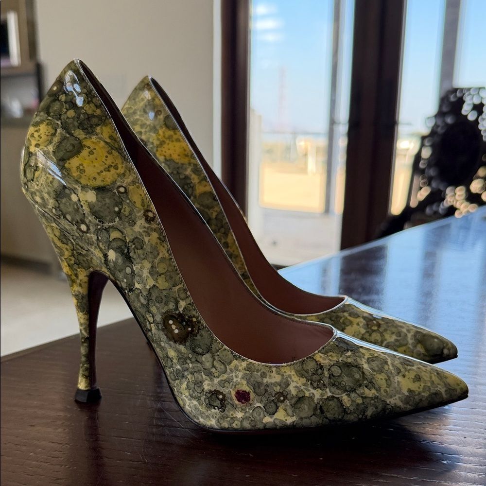 Vintage Yellow and Green retro pinup marbled  Heels 37